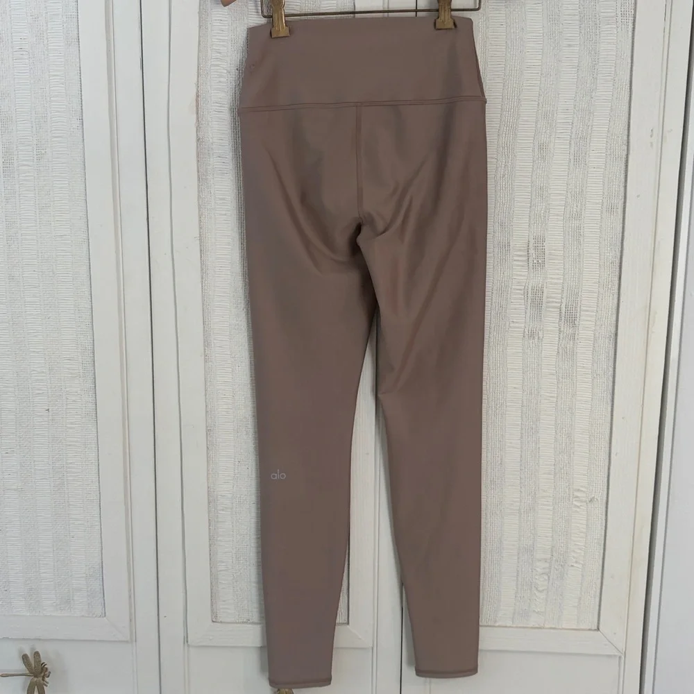Alo 7/8 High-Waist Airlift Leggings Taupe - Size M